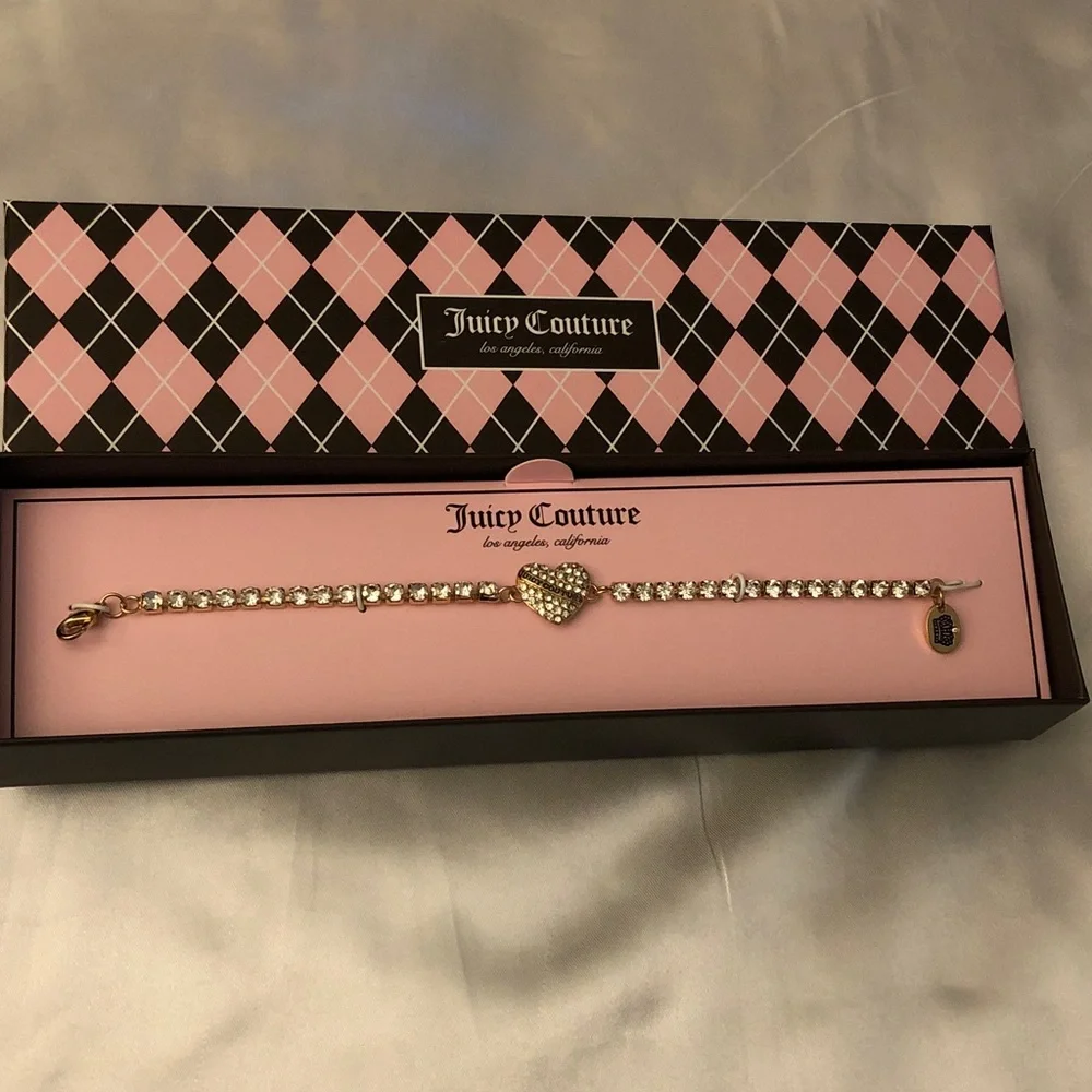 Juicy Couture Gold Tone Clear Crystal Tennis Bracelet Fixed Heart Charm NIB